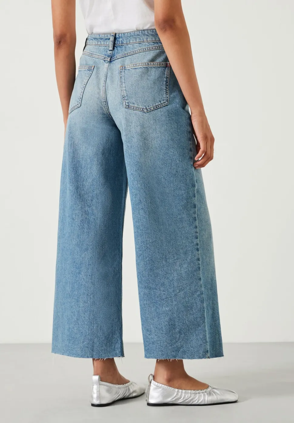 Abi Cropped Wide Leg Jeans