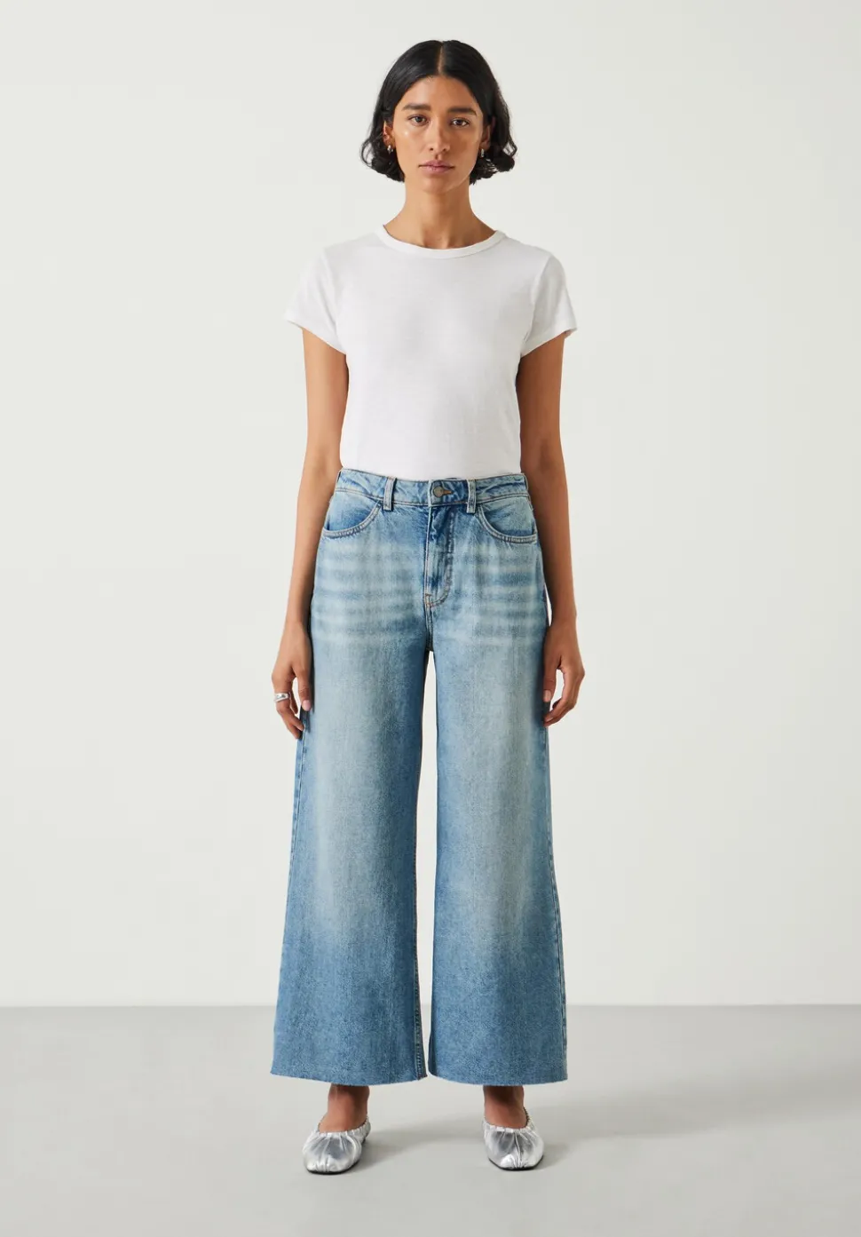 Abi Cropped Wide Leg Jeans
