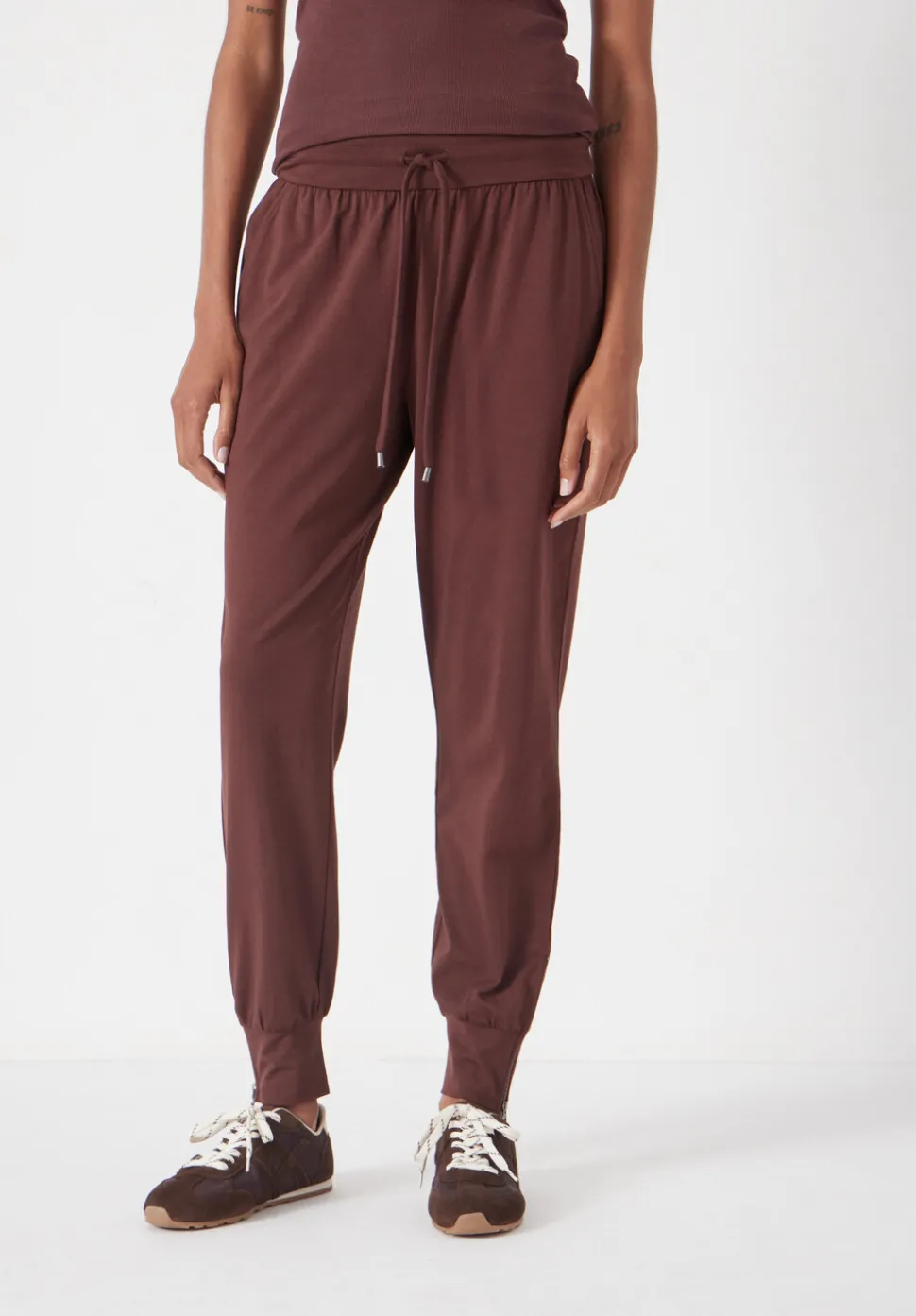 Amie Joggers