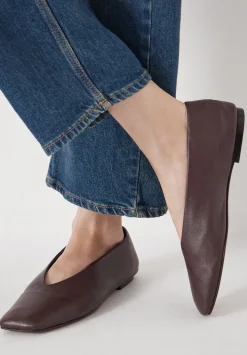 Asymmetric Leather Ballet Flats