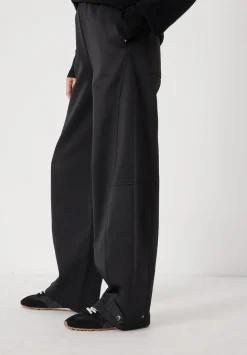 Barrel Leg Jogger