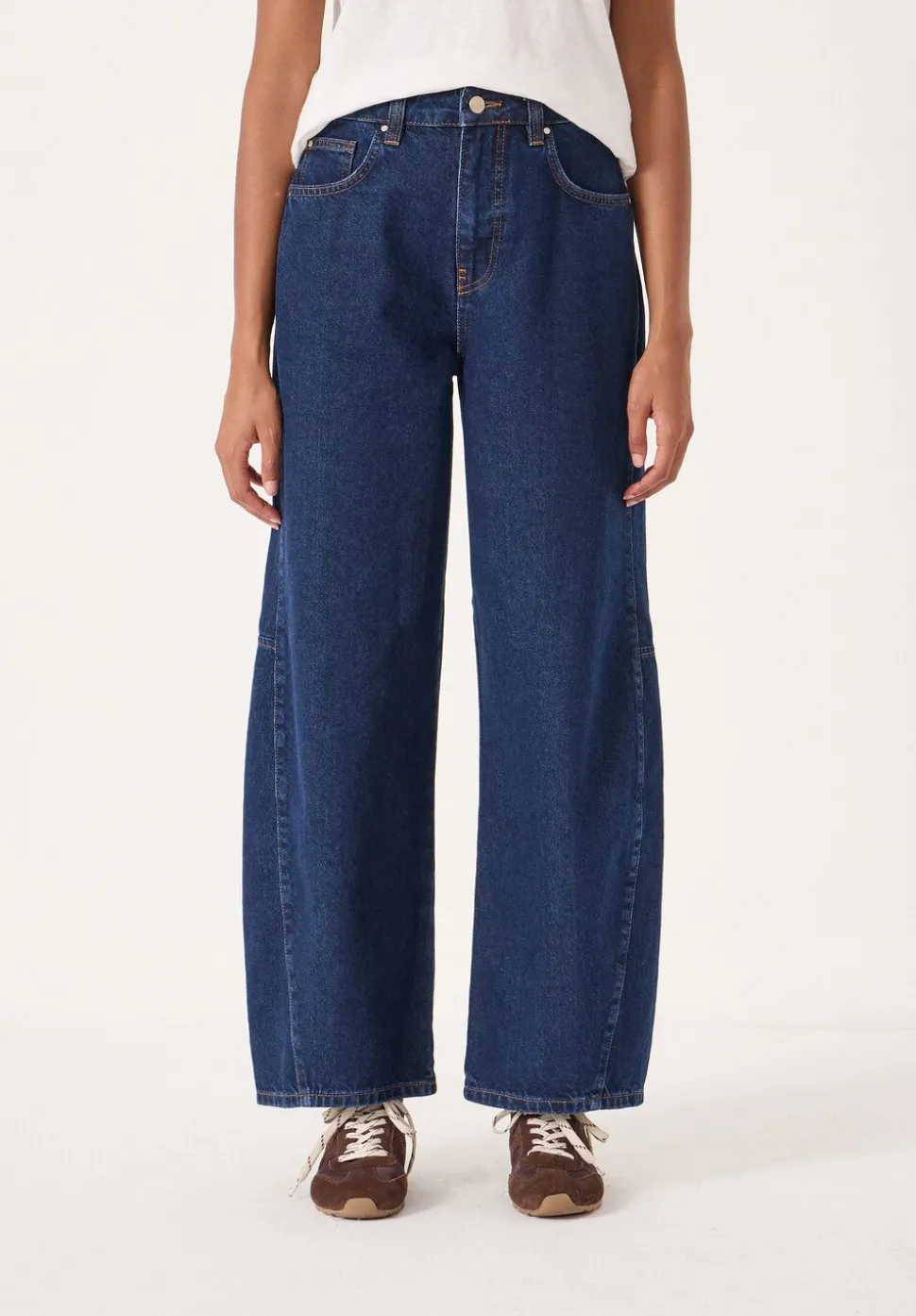 Bree Horseshoe Barrel Leg Jeans