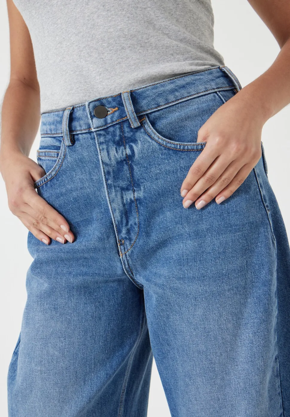 Cordelia Barrel Leg Jeans