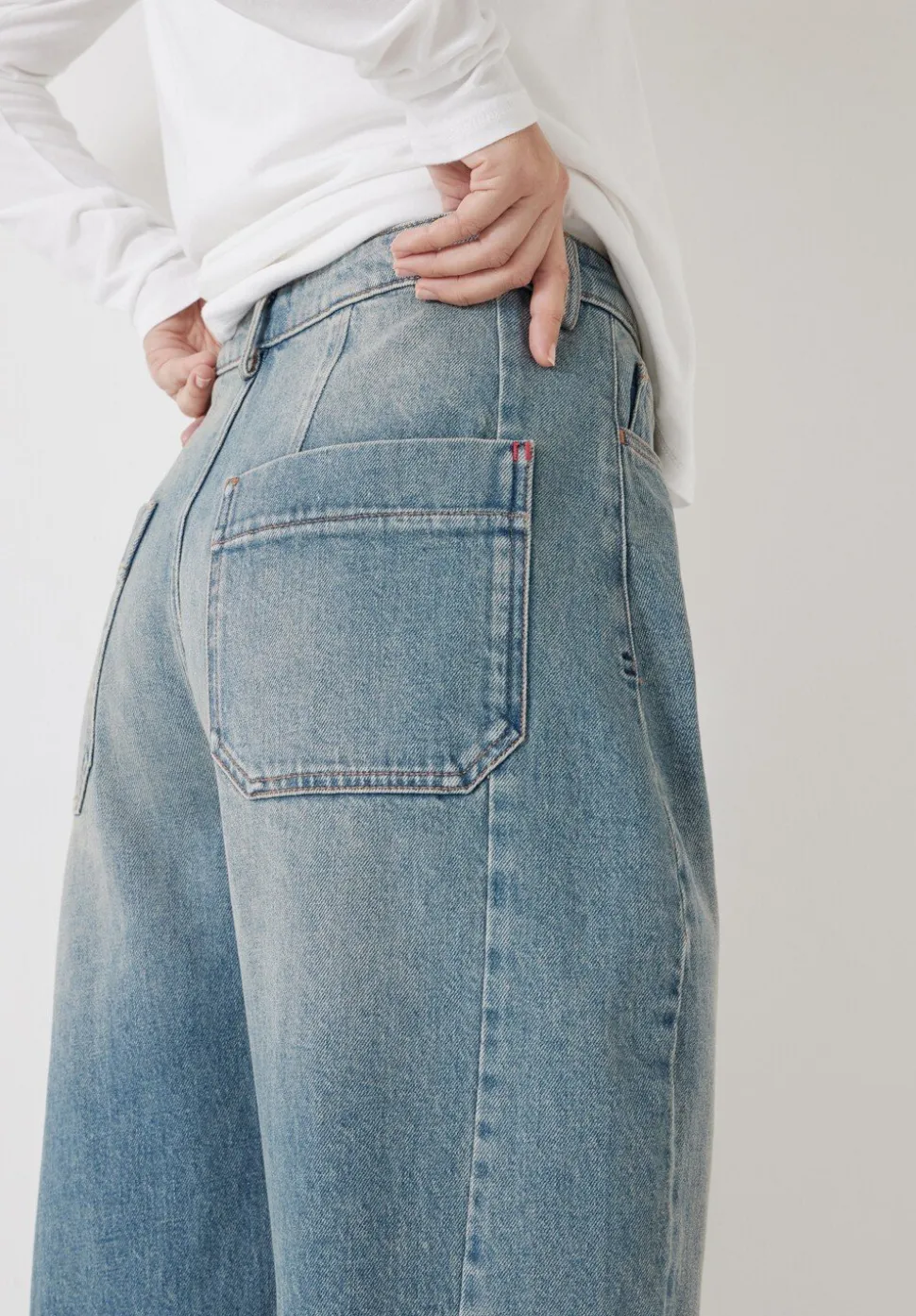 Cordelia Barrel Leg Jeans
