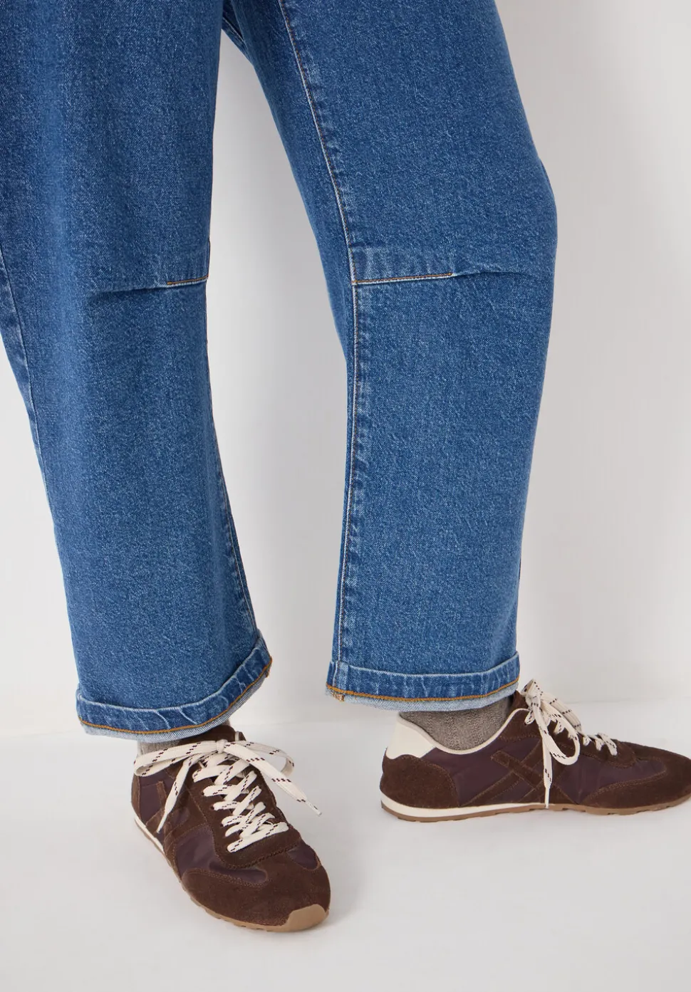 Cordi Barrel Leg Jeans