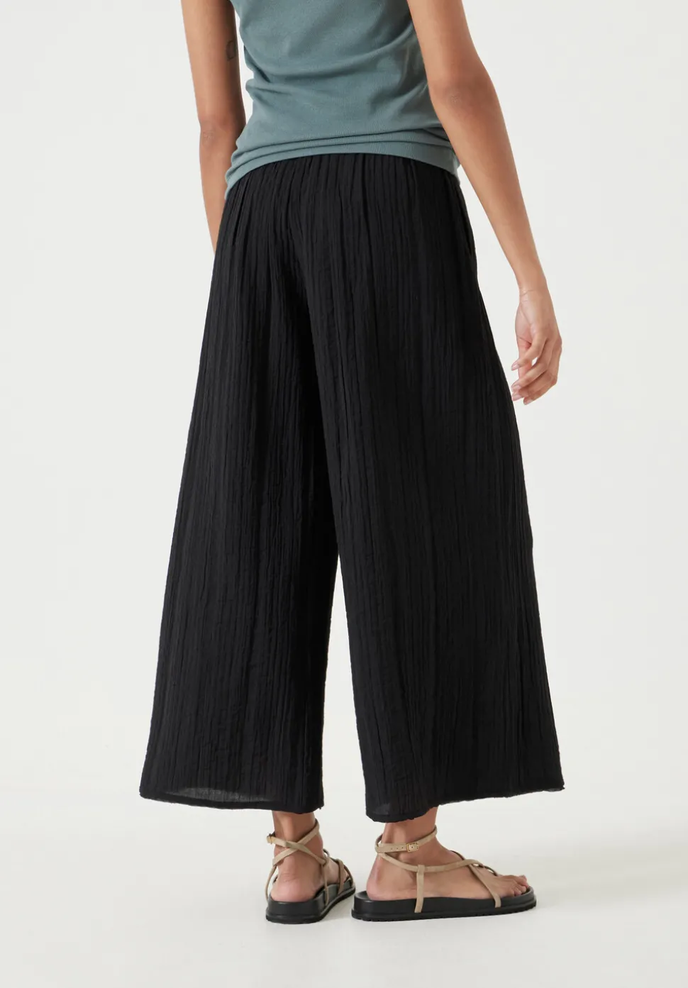 Crinkle Wide Leg Cropped Trousers
