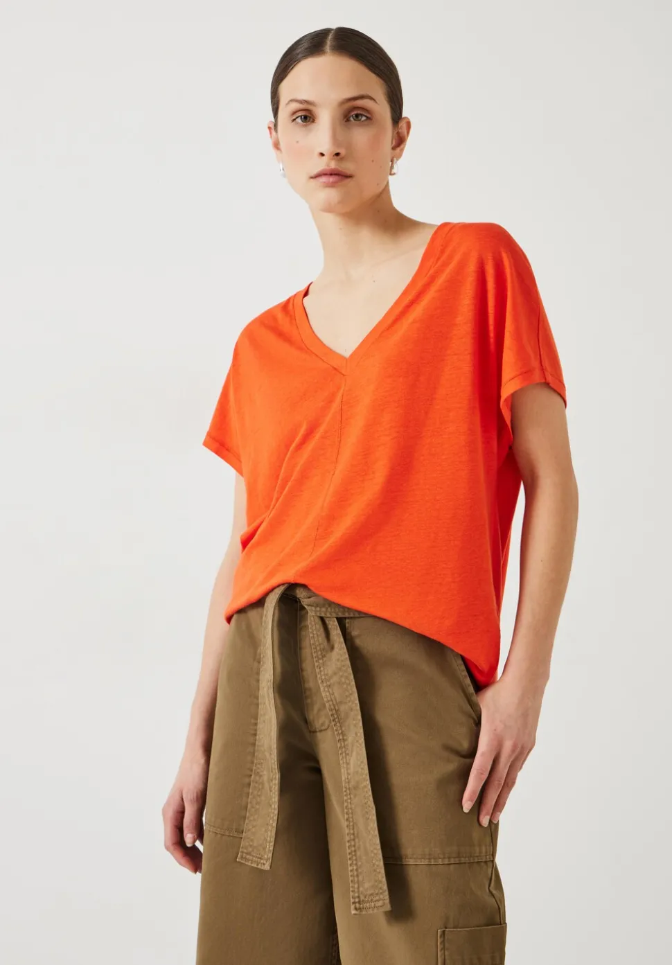 Danny Linen V-Neck T-Shirt