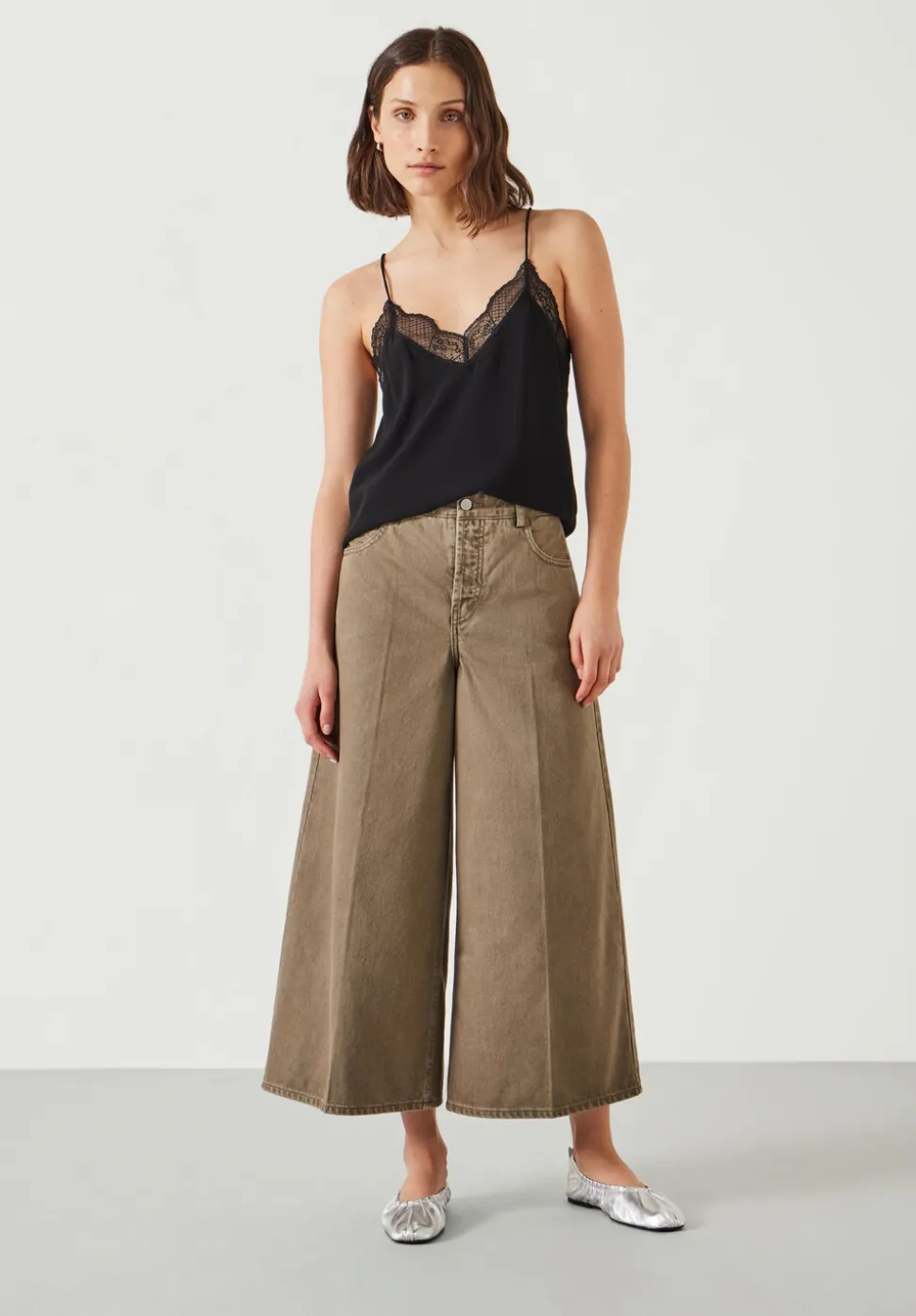 Ella Wide Leg Cropped Jeans