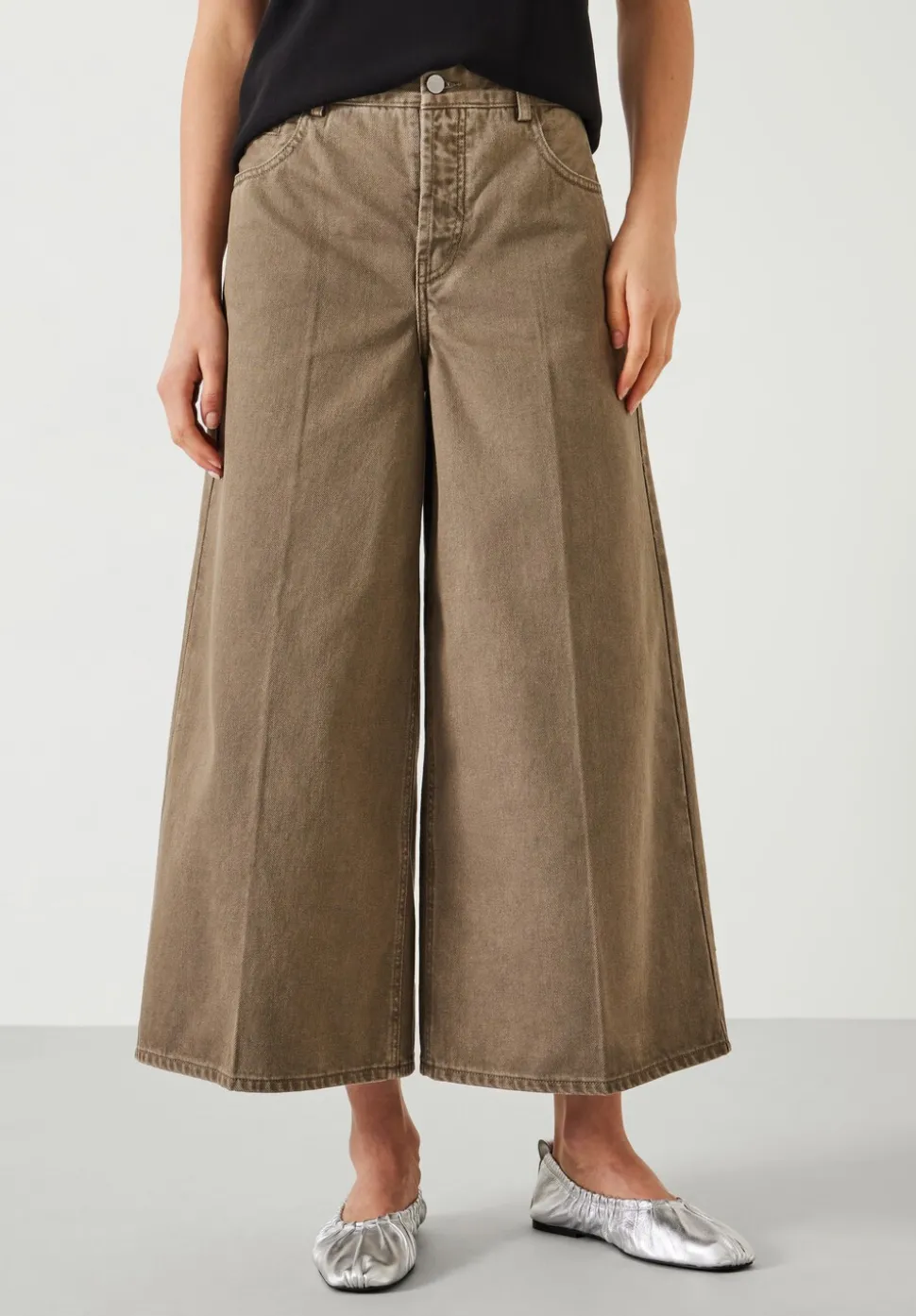 Ella Wide Leg Cropped Jeans