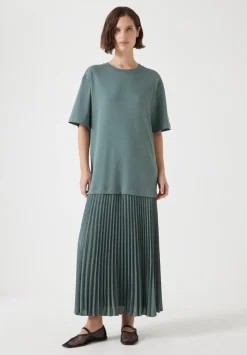 Esme Short Sleeve Pleated Midi Dress