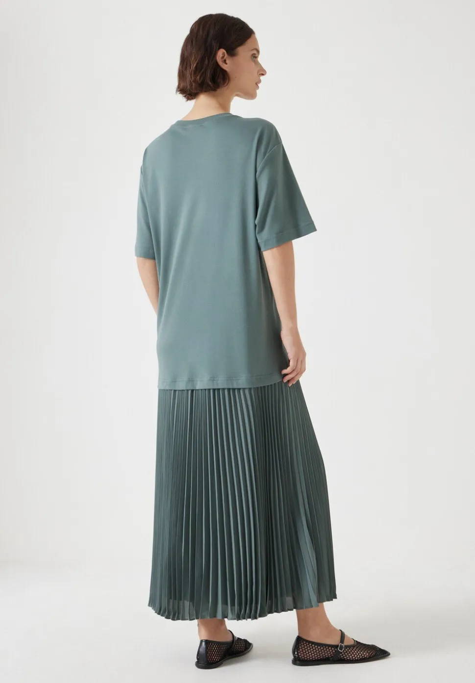 Esme Short Sleeve Pleated Midi Dress