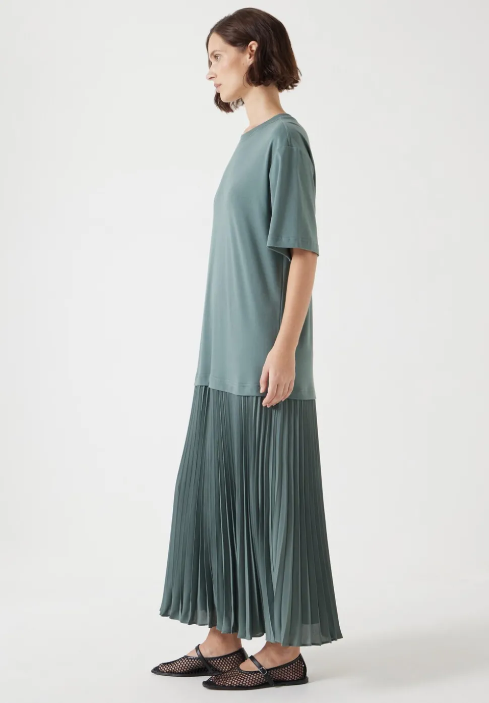 Esme Short Sleeve Pleated Midi Dress