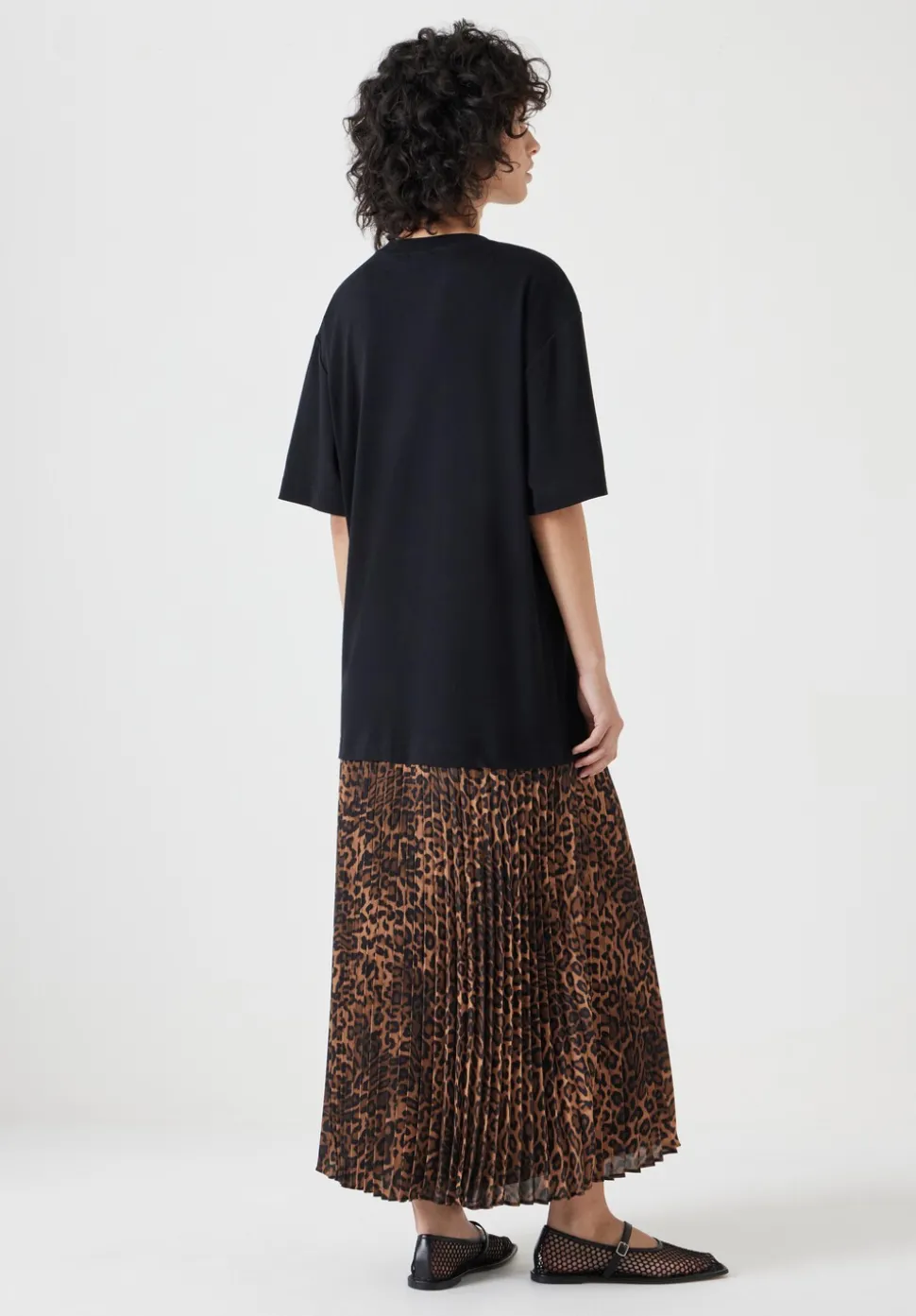 Esme Short Sleeve Pleated Midi Dress
