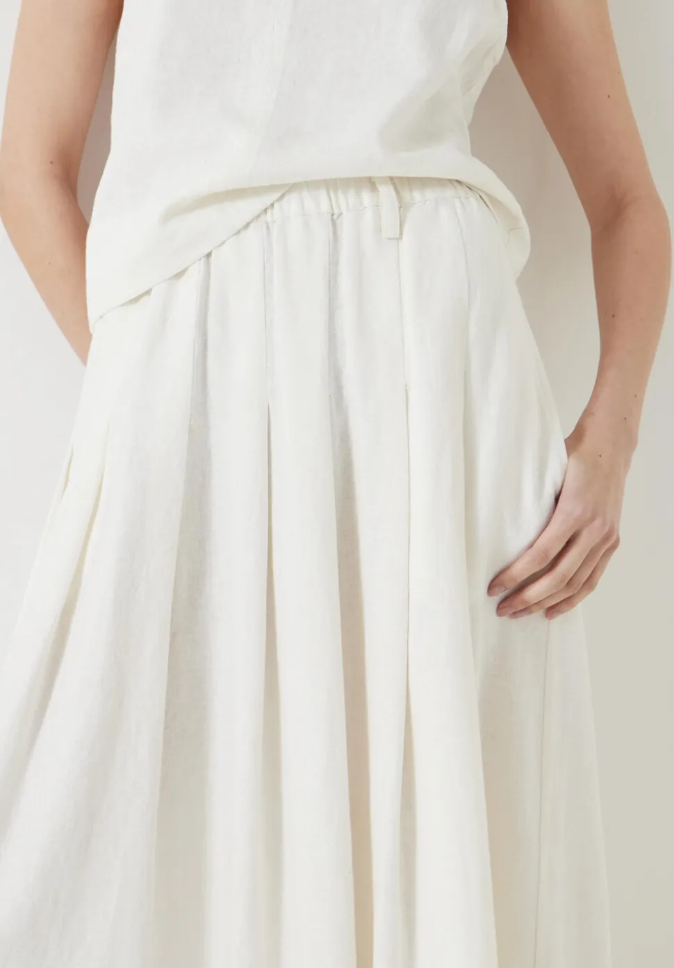 Ivy Pleated Linen Blend Midi Skirt