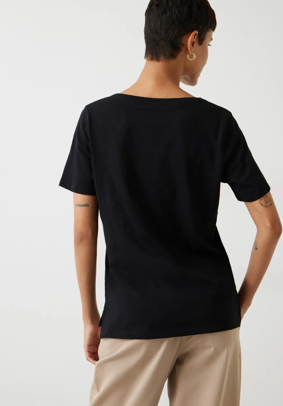 Kali Cotton Slub V-Neck T-Shirt