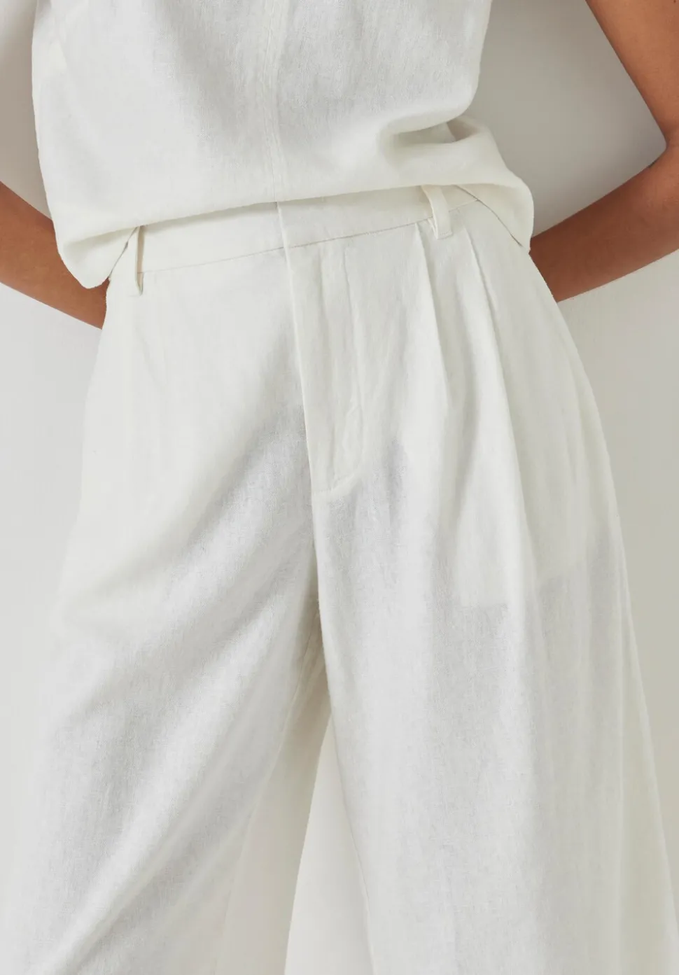Linen Blend Lya Bermuda Shorts