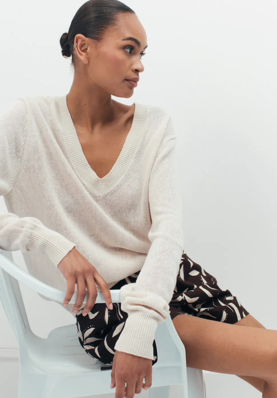Linen Blend V Neck Jumper