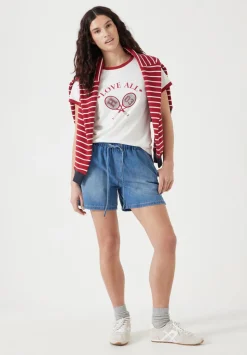Love All Graphic T-Shirt