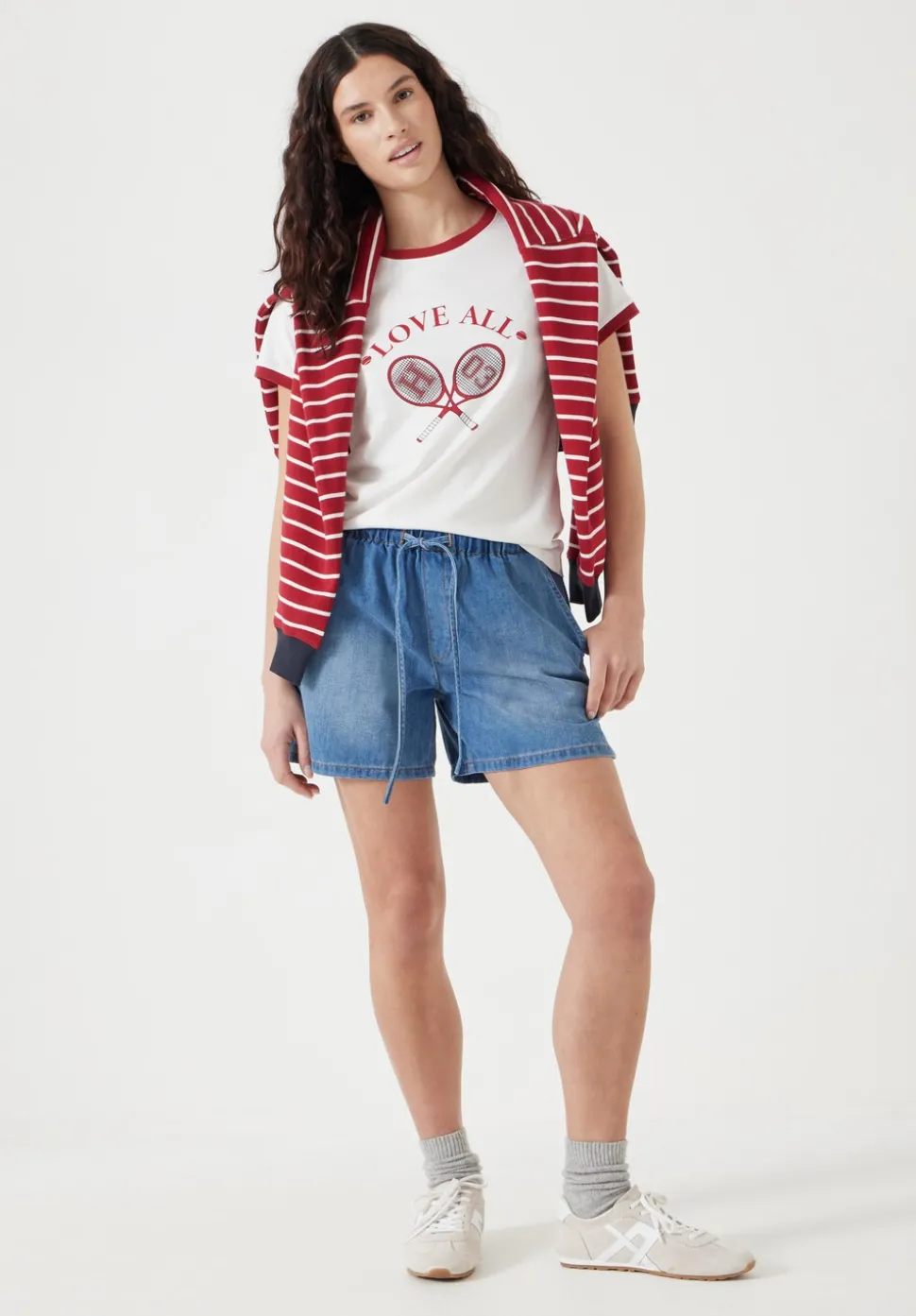 Love All Graphic T-Shirt