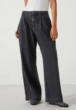 Lya Pleated Wide Leg Jeans