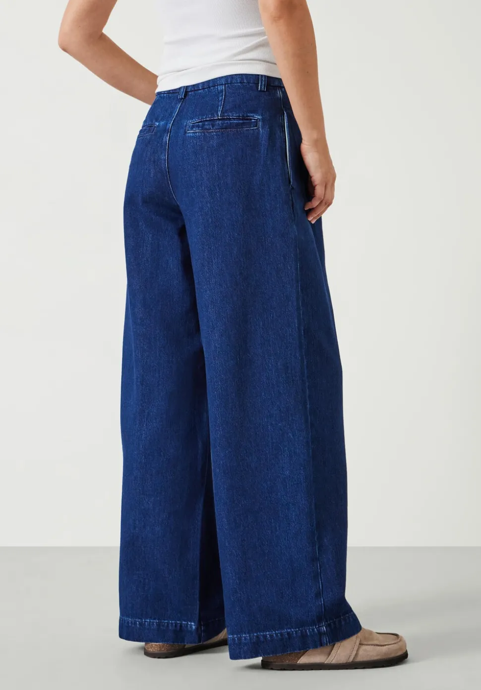 Lya Pleated Wide Leg Jeans