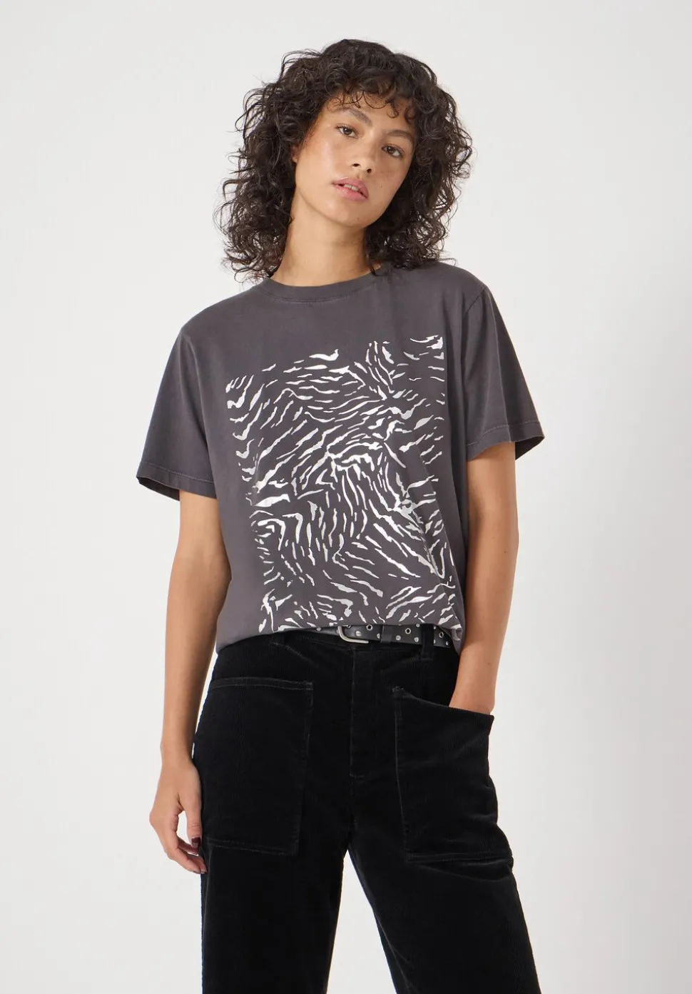 Metallic Tiger Graphic T-Shirt