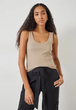 Ribbed Low Scoop Fitted Vest