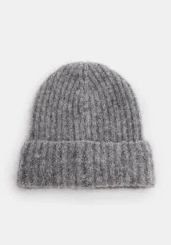 Riley Rib Beanie