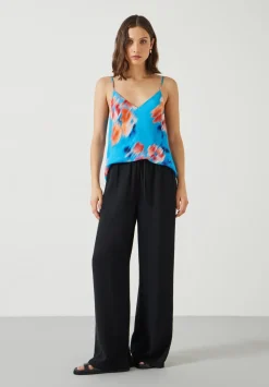 Scarlett V-neck Cami