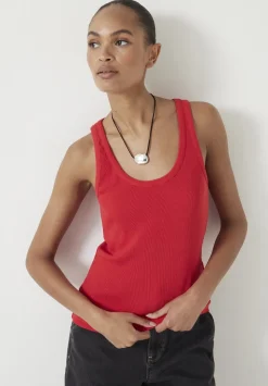 Scoop Neck Vest