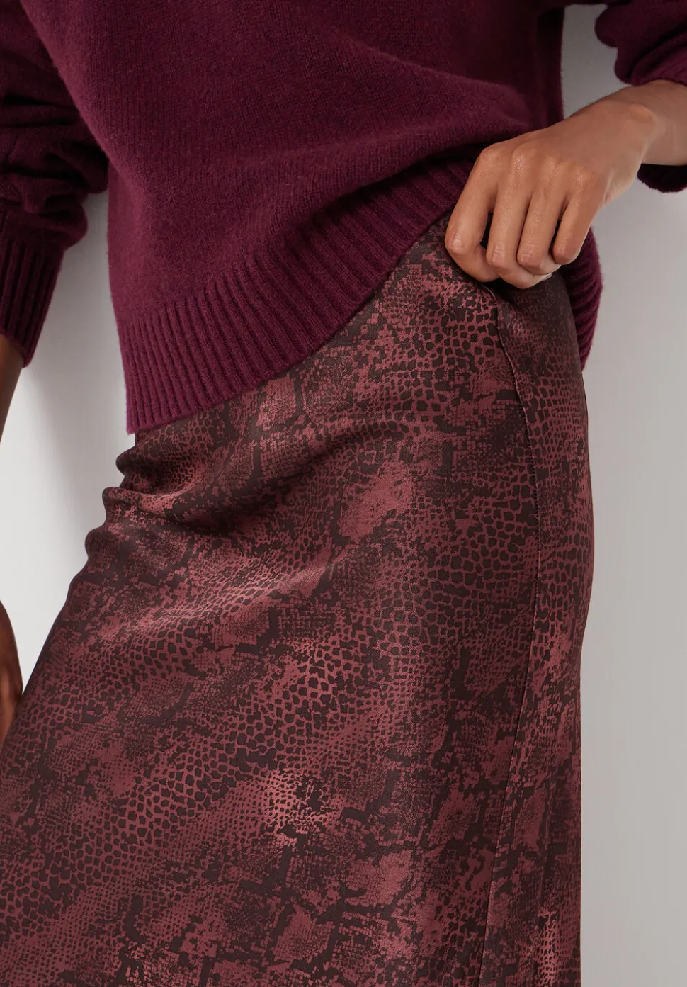 Simone Slinky Skirt