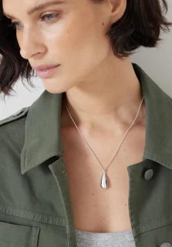 Teardrop Pendant Chain Necklace