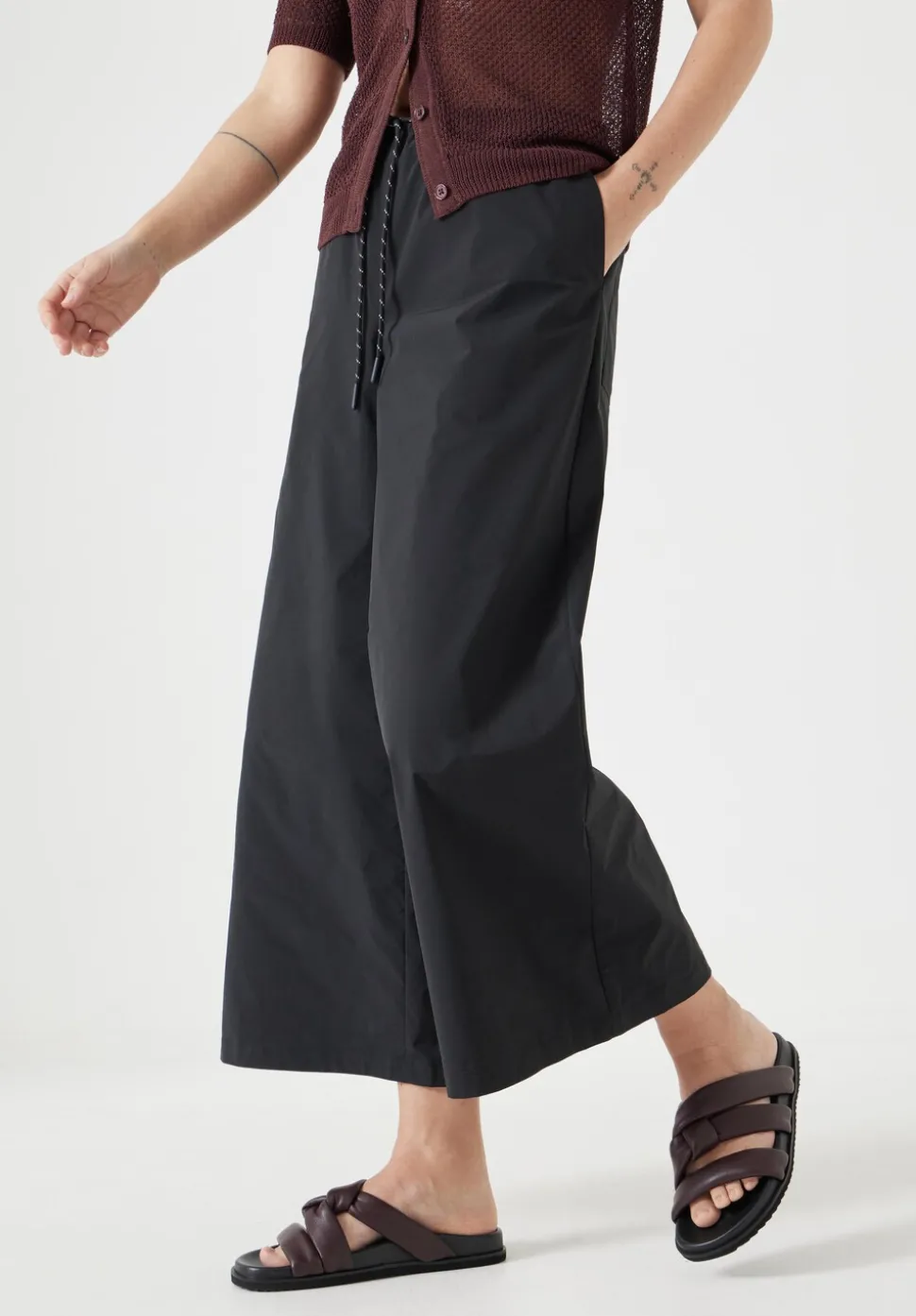 Technical Melissa Wide Leg Cropped Trousers